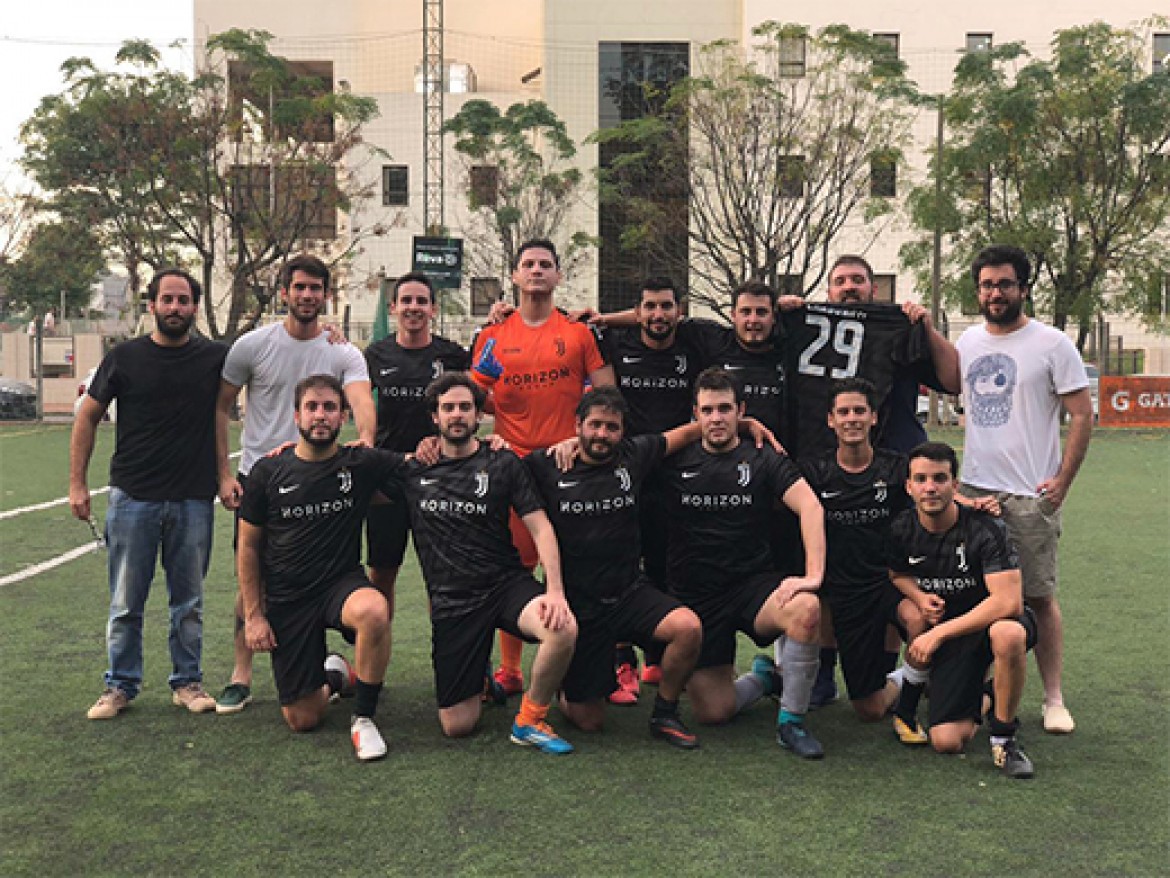 Con hat trick y quejas contra el árbitro, frena al equipo del ‘presi’