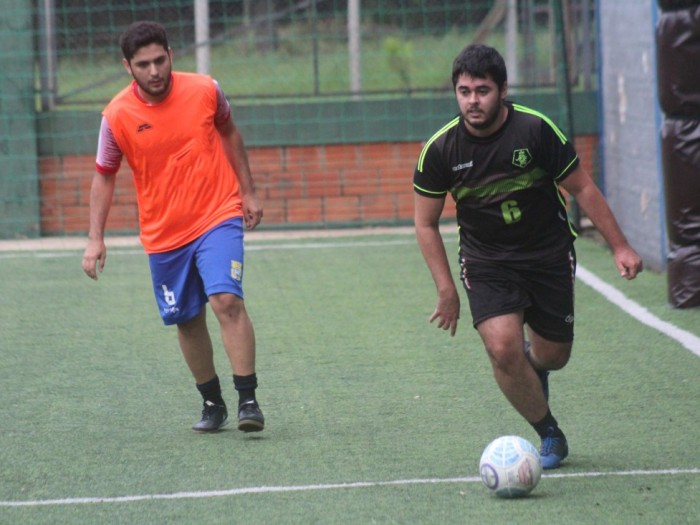 Destrozan rivales y se mantienen en la cima