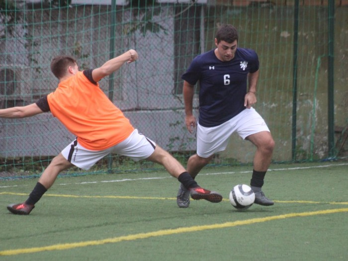 Tumbo al campeón y se afirma en la cima 